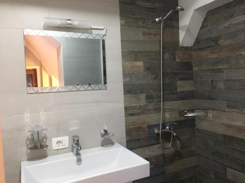 Meshtekna Villa Khu trượt tuyết Brezovicë Ngoại thất bức ảnh